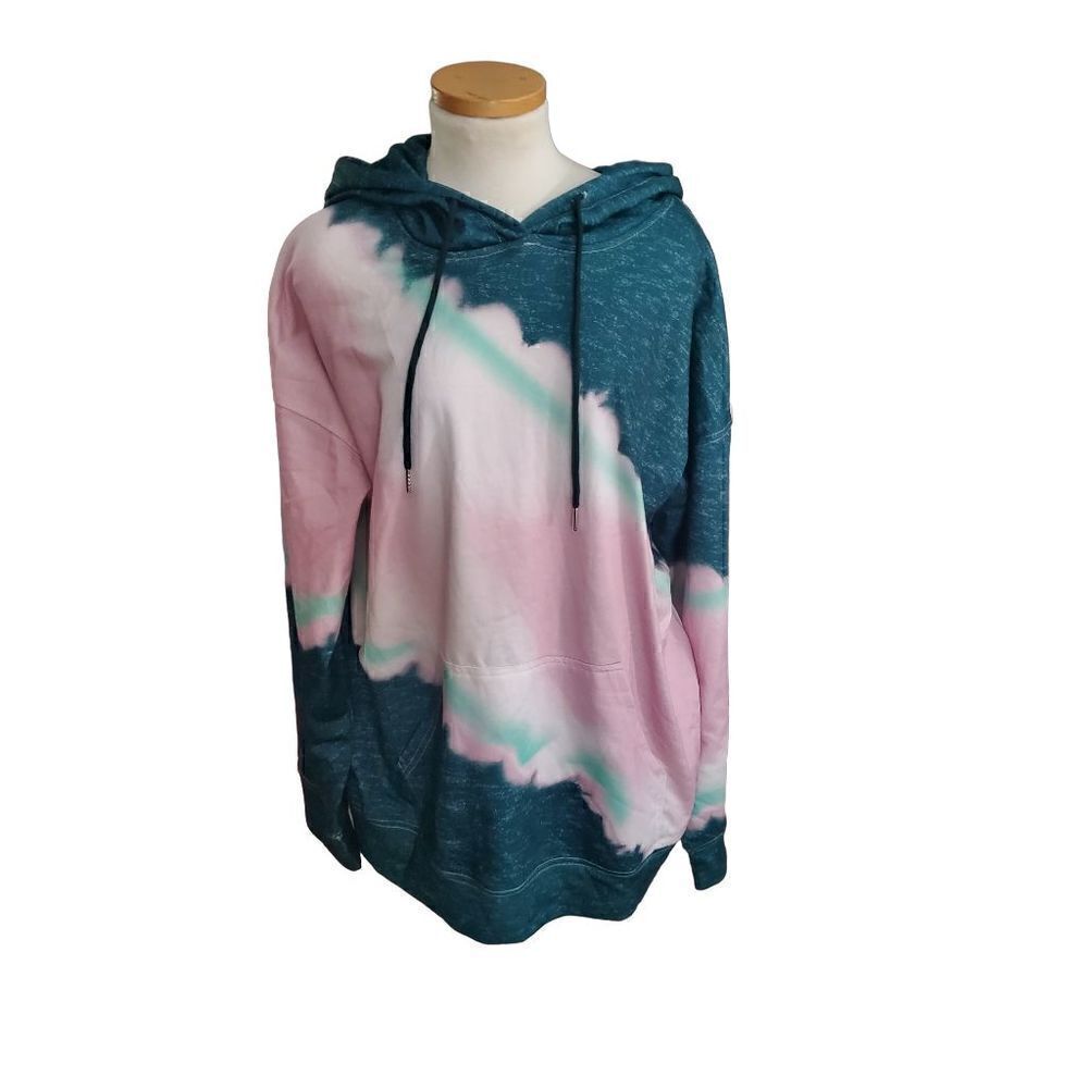 NWOT BELILY SWEATSHIRT   